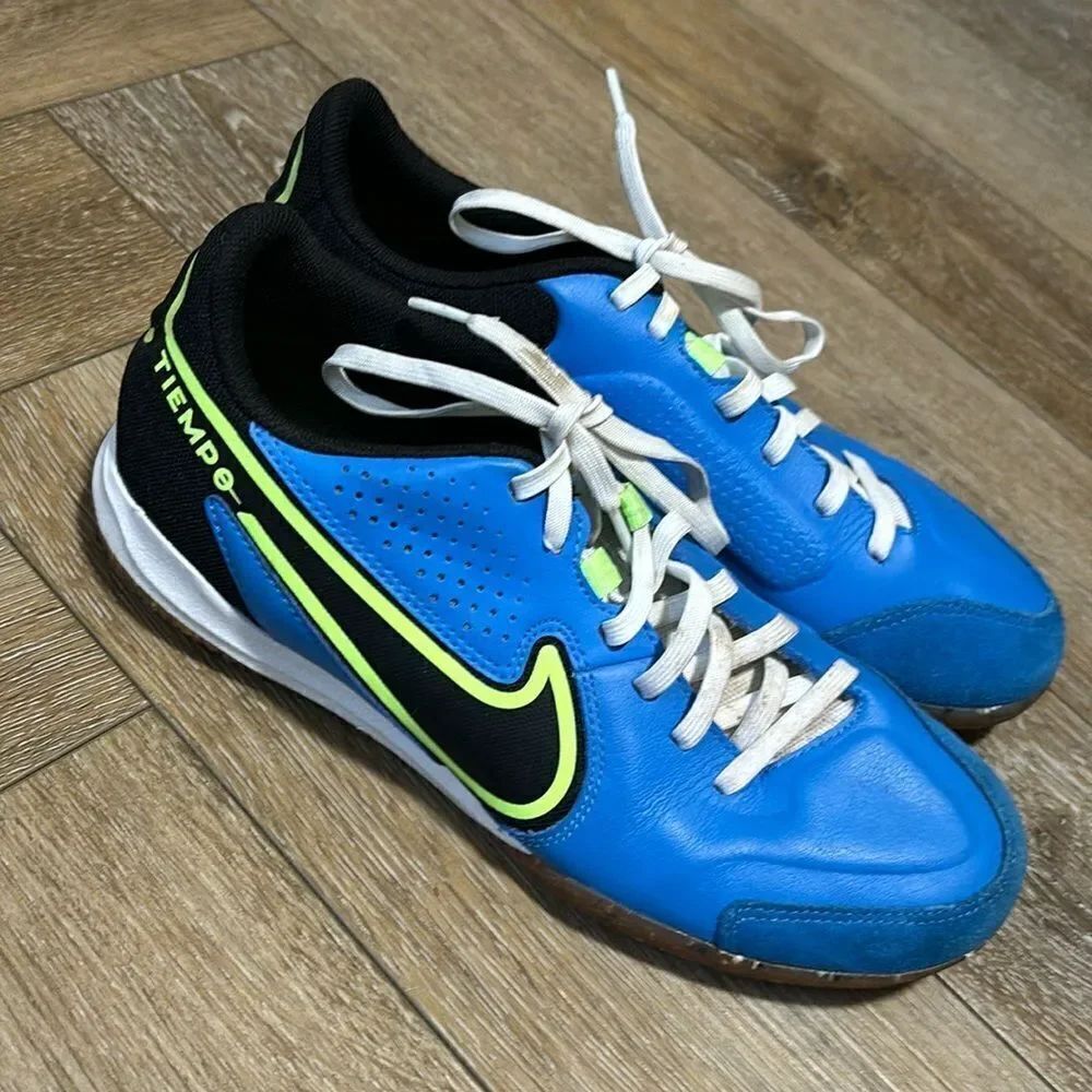 Nike Tiempo Indoor Soccer Shoes